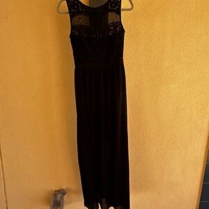 Elegant Black Lace Maxi Dress